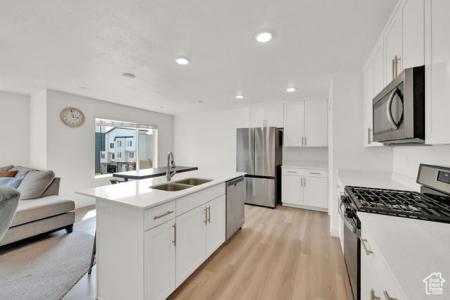 1615 E INDIGO LOOP, Layton, Utah 84040, Estados Unidos