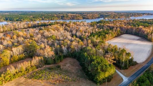 821 Bennett Neck Road, Grantsboro, North Carolina 28529, USA