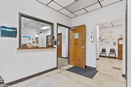 214 N. 4th. St., Burlington, Iowa 52601, USA