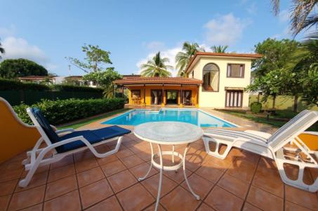 Casa Flamboyan, La Garita Nueva , Tamarindo Santa Cruz, Guanacaste 50304, Costa Rica