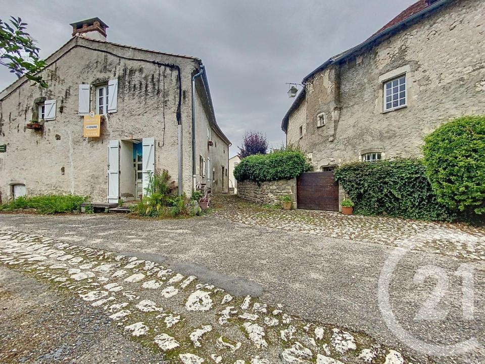 Charroux, Auvergne 03140, France