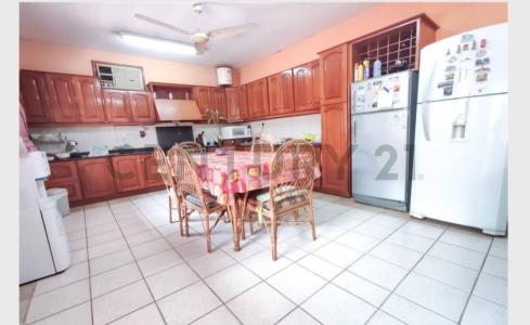 Monseñor Bogarin 307, Villa Elisa, Centralizzato 0000, Paraguay