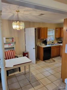 6017 Montgomery Ave, Pensacola, Florida 32526, USA