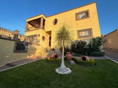 Agustin Arroyo Chagoyan 15,, San Miguel De Allende, Guanajuato 37727, Mexico