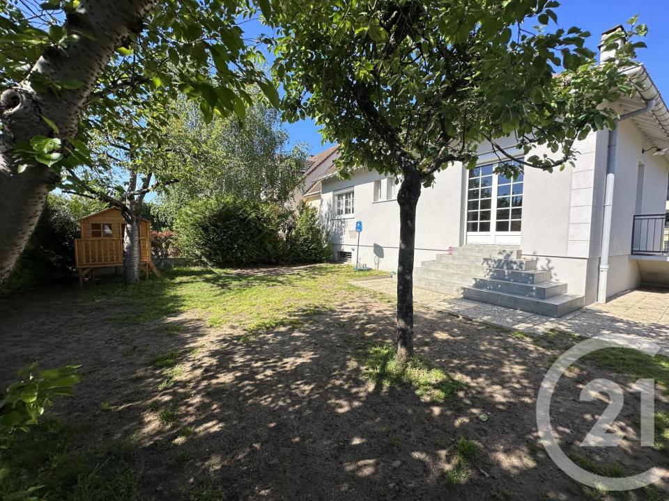 Le Mesnil Le Roi, Île-de-France 78600, France