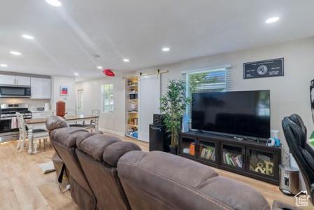 6 GROVER ST, Layton, Utah 84041, Estados Unidos