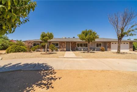 18016 Mauna Loa Street, Hesperia, California 92345, USA