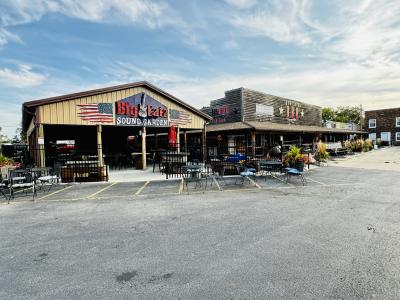 221 E Main Street, Knoxville, Illinois 61448, USA