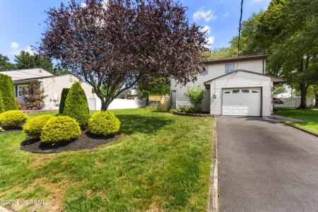 20 Creighton Circle, Old Bridge, New Jersey 08857, États-Unis
