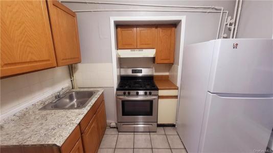 60 Noxon St Apt 2, Poughkeepsie, New York 12601, Stati Uniti
