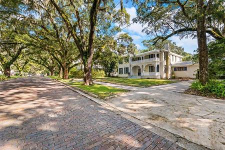321 S Brooksville Avenue, Brooksville, Florida 34601, USA