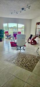 2700 Sunrise Lakes Drive W #301, Sunrise, Florida 33322, USA