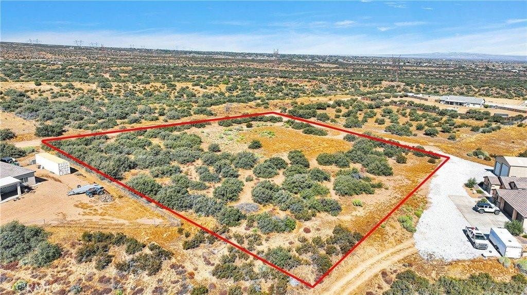 9927 Emerson Road, Oak Hills, California 92344