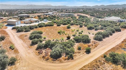 9927 Emerson Road, Oak Hills, California 92344