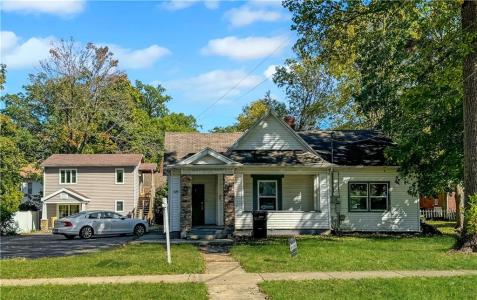 1103 & 1105 6th St., Charleston, Illinois 61920, Stati Uniti