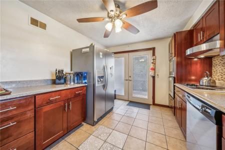 30 Clay Pike, North Huntingdon, Pennsylvania 15642, USA
