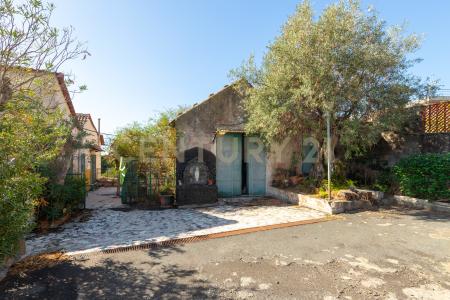 Viale Andrea Doria, Catania, Sicilia 95125, Itália
