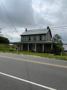 572 Old Rte 22, Lenhartsville, Pennsylvania 19534, USA