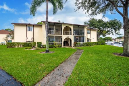112 Lake Pine Circle A-2, Greenacres, Florida 33463, USA