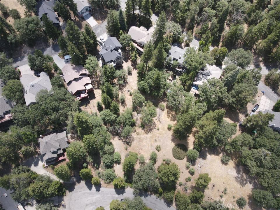 30215 Elfin Court, Running Springs, קליפורניה 92382, ארצות הברית של אמריקה 