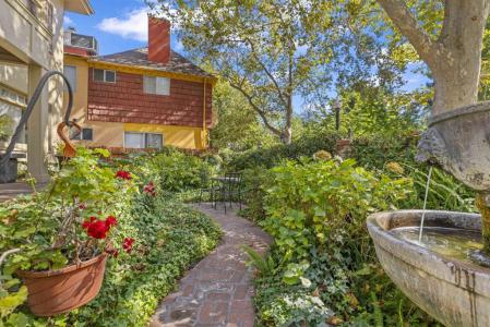 2711 I Street, Sacramento, California 95816, USA
