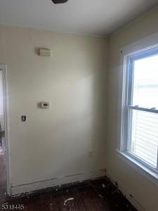387 E 9th Ave, Roselle Boro, NJ 07203-2103, USA