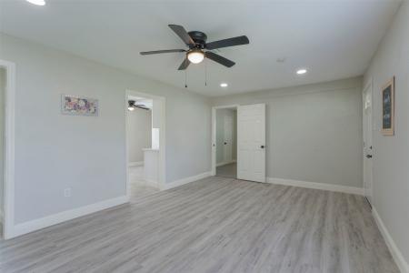 5414 Lyndhurst Drive, Houston, Texas 77033, USA
