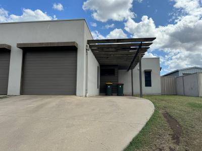 2/53 Lambert Drive, Moranbah, QLD 4744, Australia