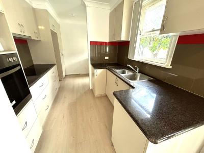 62 Wangaroa Crescent, Lethbridge Park, NSW 2770, Australia