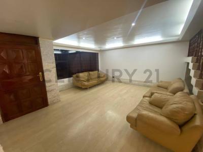 Sector Loira Urbanización Las Rosas SANTA EDUVIGIS, Caracas, Distrito Capital 1010, Venezüella