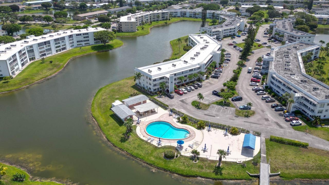 208 WELLINTON A, West Palm Beach, Florida 33417
