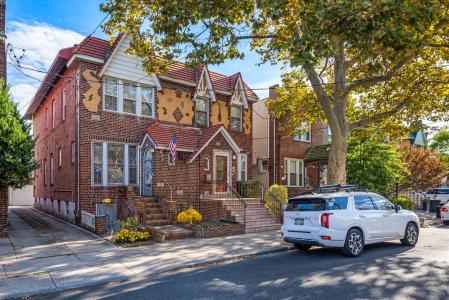 2047 E 35th Street, Marine Park, NY 11234, USA