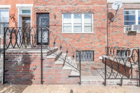 1037 Snyder Avenue, Philadelphia, Pennsylvania 19148, USA