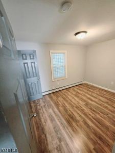 165 Central Pl  1st Floor, City Of Orange Twp., New Jersey 07050-3867, États-Unis
