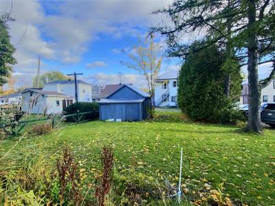 60Z-62Z Rue de l'Hôtel-de-Ville, Rivière-du-Loup, Québec G5R 1L5, Canada