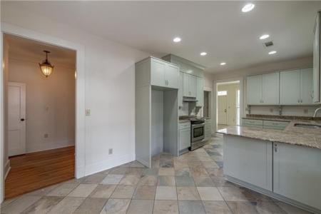 2028 WHITE Street, Alexandria, Louisiana 71301, USA