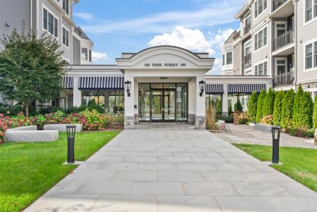 180 Park Street D306, New Canaan, Connecticut 06840, USA