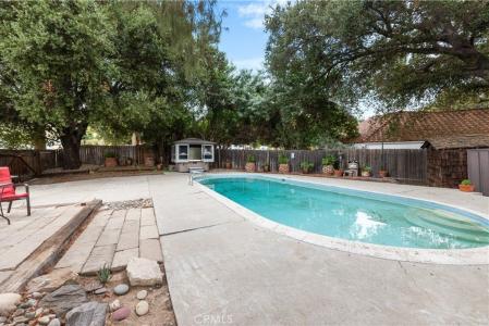 5693 Dumbarton Avenue, San Bernardino, Californie 92404, États-Unis