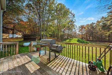1042 Clover Road, Long Pond, Pennsylvania 18334, Amerika Birleşik Devletleri