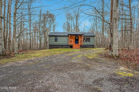 52 Chipmunk Lane, Madison Township, Pennsylvania 18444, USA
