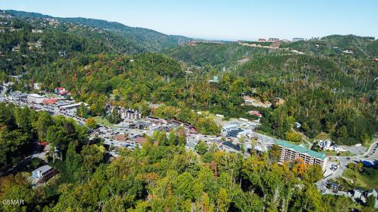374 Loop Road, Gatlinburg, Tennessee 37738