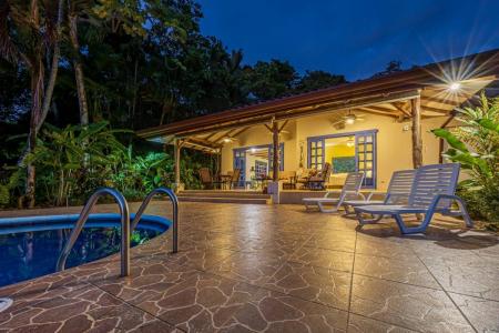 camino escaleras , Savegre Quepos, Puntarenas 00001, 哥斯達尼加