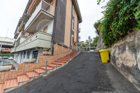 Via Giacomo Puccini, Gravina Di Catania, Sicilia 95030, Italia