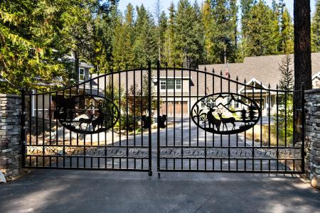 399 Forest Knolls Drive, Sandpoint, Idaho 83864, HOA KỲ