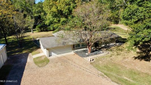 5214 Old Jackson Road, Terry, Mississippi 39170, USA