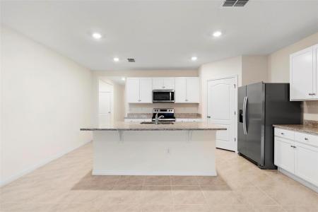 556 Park Place Boulevard, DAVENPORT, Florida 33837