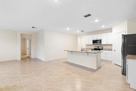 556 Park Place Boulevard, DAVENPORT, Florida 33837