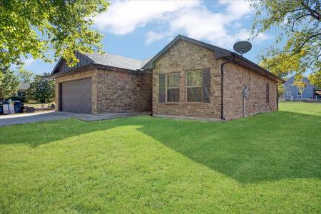 732 E. Bullock, Denison, Texas 75021, États-Unis