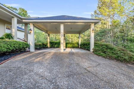 1703 Bramblewood Dr., Columbus, Mississippi 39705