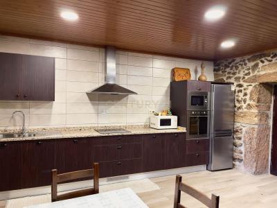 Vila Nova De Famalicão, Брага 4870-214, Португалия
